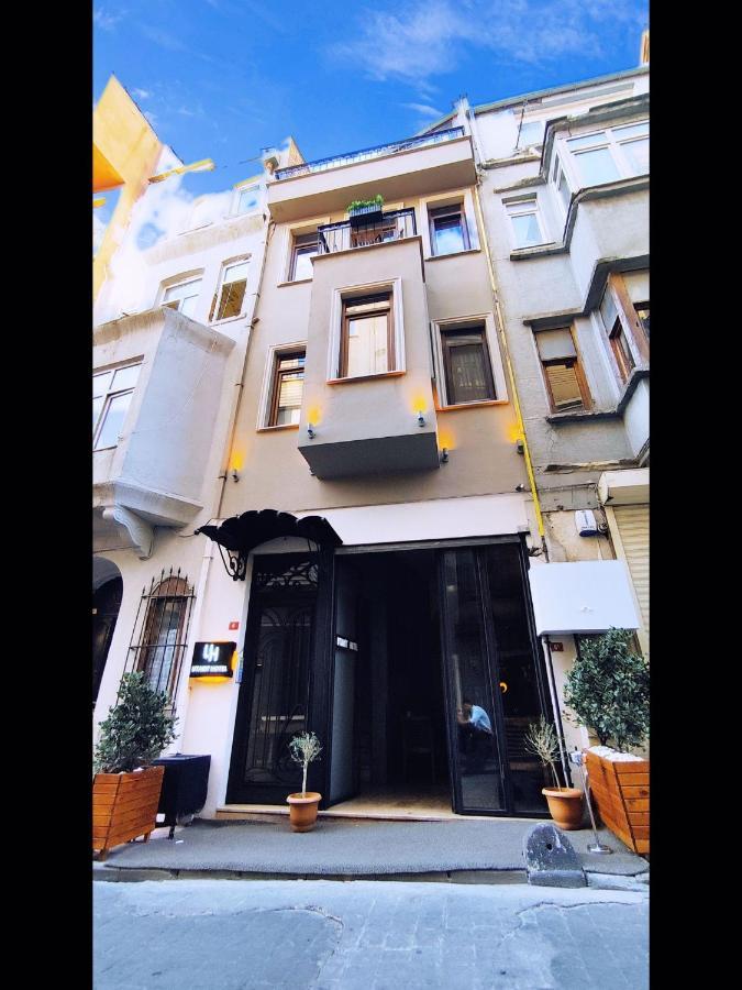 Utarit Hotel Κωνσταντινούπολη Εξωτερικό φωτογραφία The building of the first store of the company in Athens, Greece