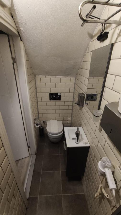 Utarit Hotel Κωνσταντινούπολη Εξωτερικό φωτογραφία Bathroom in a typical apartment