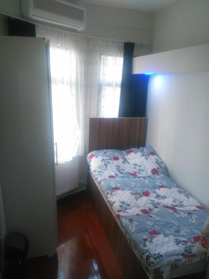Utarit Hotel Κωνσταντινούπολη Εξωτερικό φωτογραφία Hostel room in Belgrade